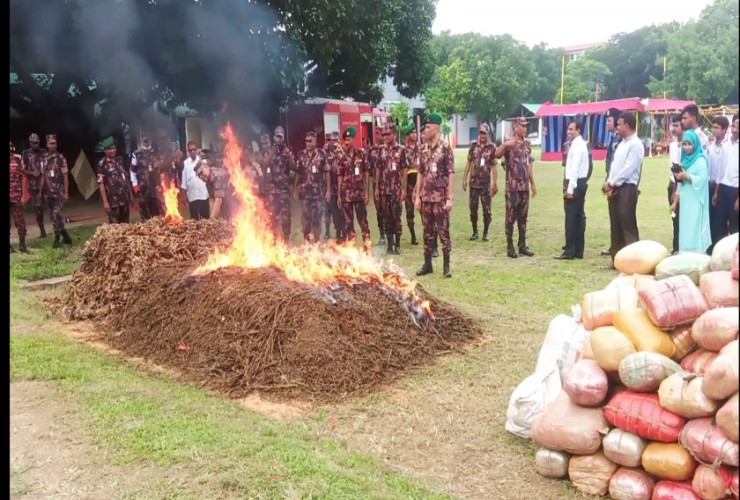 লালমনিরহাটে সাড়ে ৪কোটি টাকার মাদকদ্রব্য ধ্বংস